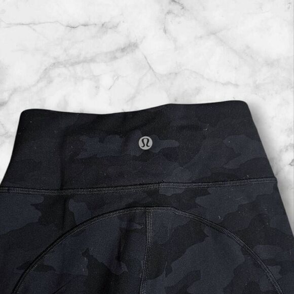 Lululemon Size 4 Speed Tights Camo - Picture 4 of 5